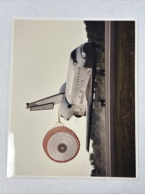 NASA STS 52 Shuttle Columbia Lands at KSC After it's 13th Flight Press Photo 4