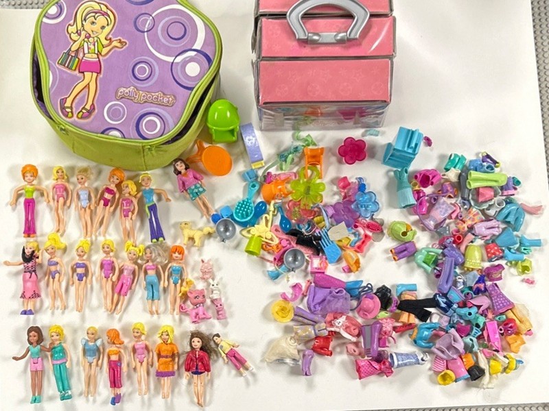 Lot Of Polly Pocket Dolls And Accessories 