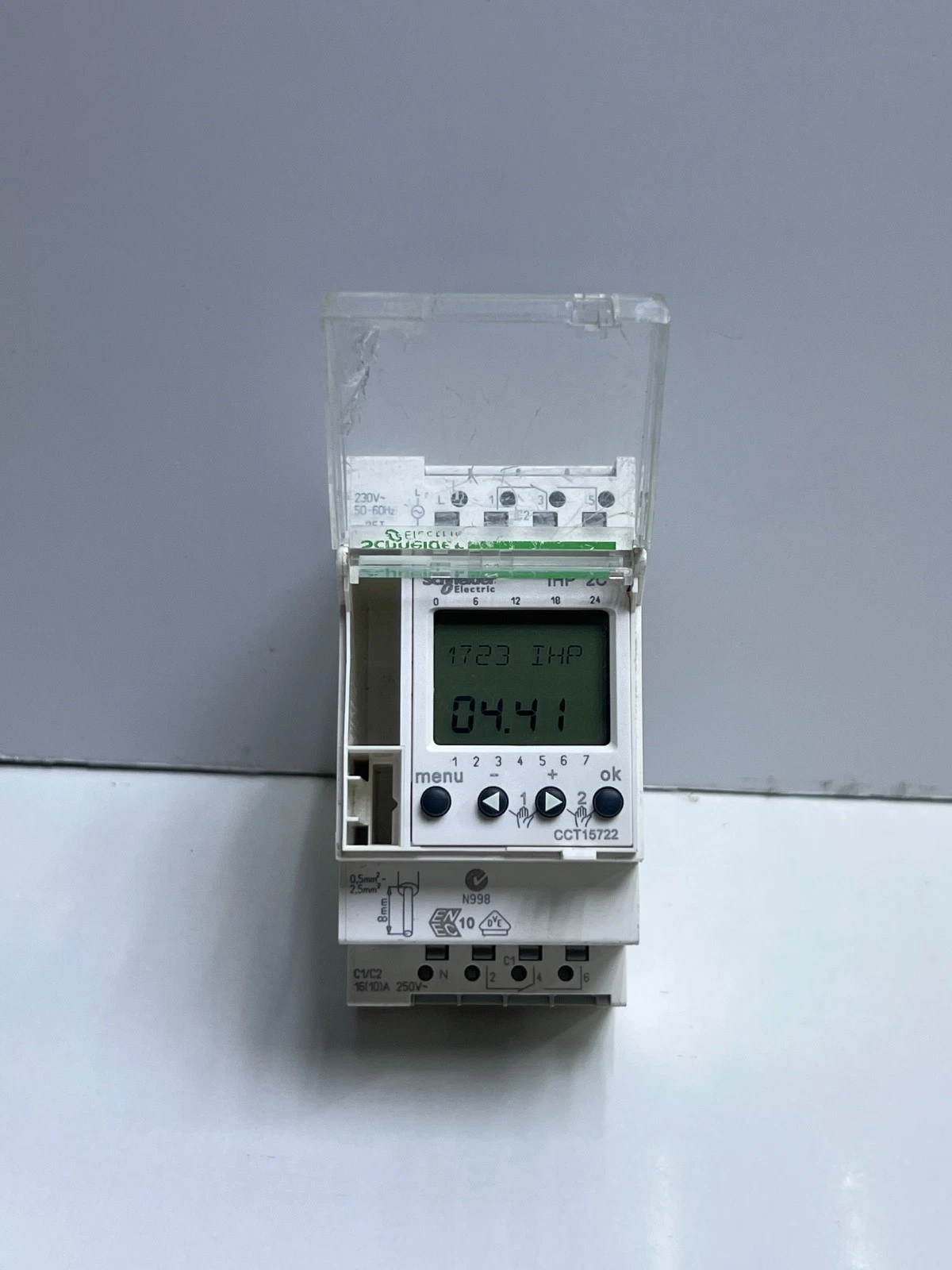 SCHNEIDER ELECTRIC CCT15722 DIGITAL TIMER SWITCH