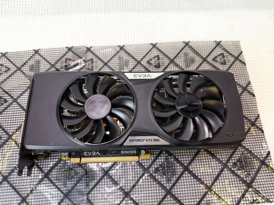EVGA NVIDIA GeForce GTX 960 4GB GDDR5 Desktop Graphics Card (04G-P4-3968-KR) - Image 3 of 4