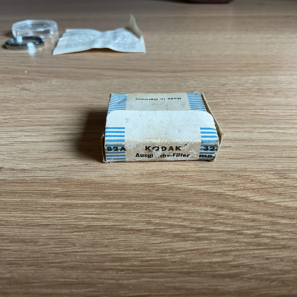 kodak light balancing filter 82A 32mm with box, case and manual made in germany - Image 3 of 4