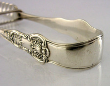 RARE QUEENS PATTERN VICTORIAN STERLING SILVER SERVING TONGS 1846 ANTIQUE 114g
