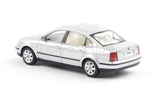 XCARTOYS 1:64 Silver VW Passat B5 Sedan Classic Diecast Display Toy Collection - Picture 4 of 9