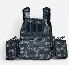 Camo Yakeda Airsoft/paintball Vest Size Small Multiple Pockets and Storage