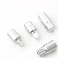 Cl�� �� douille de vidange de carter d'huile pour entretien de bo?te de vitesse