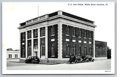 U.S. Post Office White River Junction Vermont Building View Cars Vtg Postcard