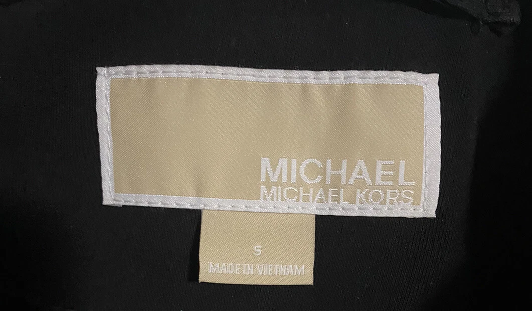 Cappotto Michael Kors con cappuccio nero tasche pavone argento chiusura a gancio donna piccolo