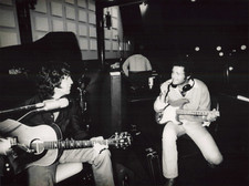 VINTAGE PRESS PHOTO CIRCA LATE 1970s JOE DASSIN TONY JOE WHITE 18X24 CM