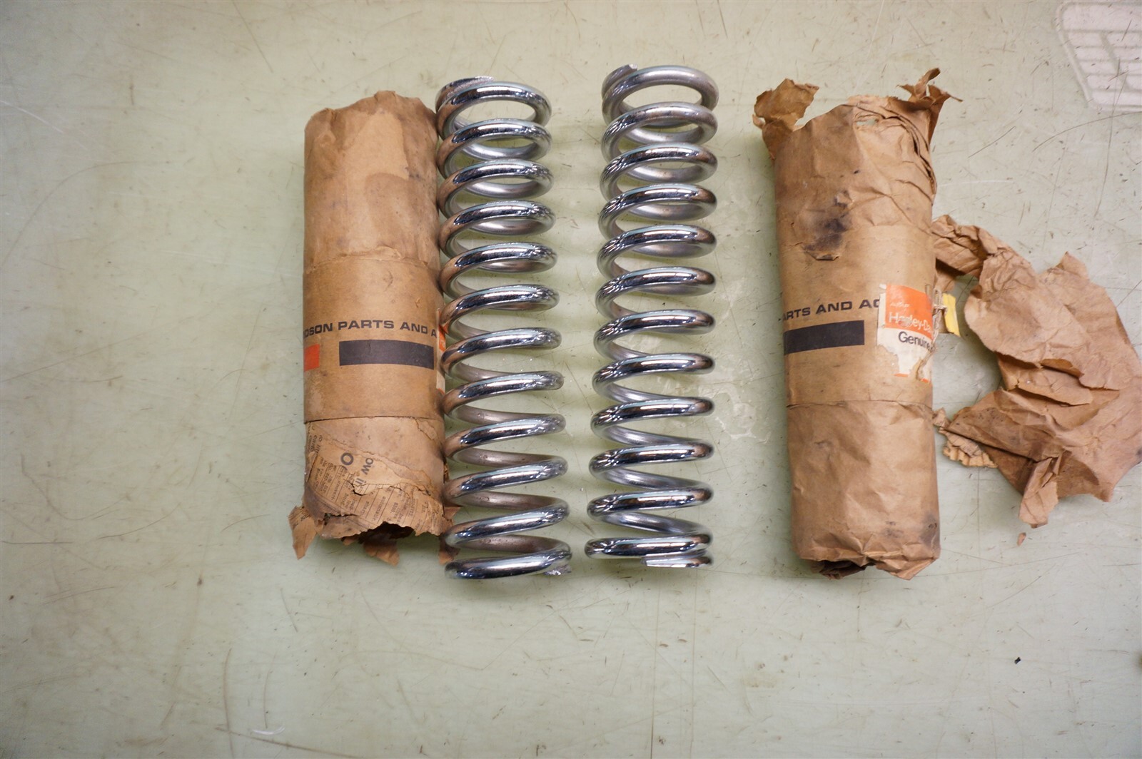 NOS OEM HARLEY DAVIDSON CHROME SHOCK SPRINGS PN 54555-71 *2435 | eBay