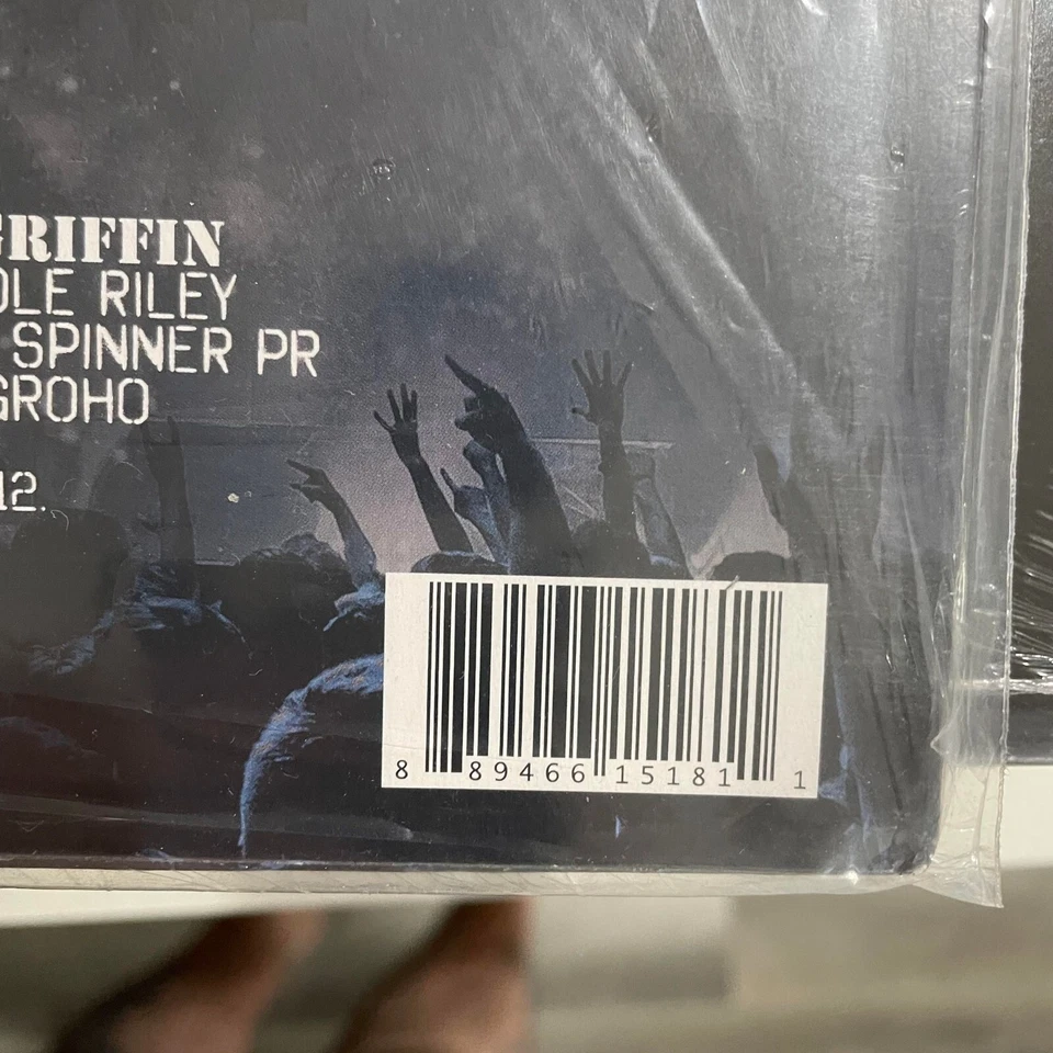 LA GUNS: Live in Concert Red Coloured Vinyl (LP) New & Sealed +Rock + Metal - Image 2 of 4