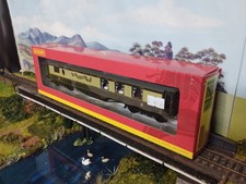 Hornby R4418 (OO) Pullman Bar Car 'THE NEW CENTURY BAR' with Lights.