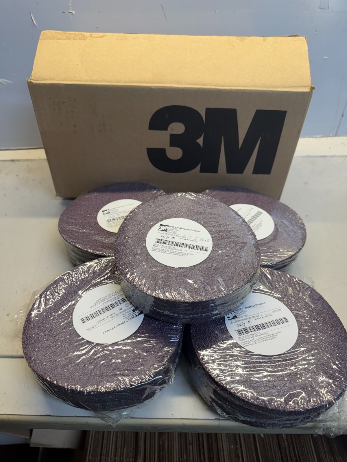 3M 7521, 36-GRIT HOOK IT 6" ABRASSIVE DISCS (LOT OF 125) NEW FREE SHIPPING