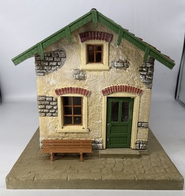 POLA LGB KLEINBACH Station 900 G-scale Used Outside Missing One Door And Chimney