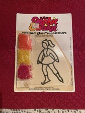 Vintage Makit & Bakit Witraż Łapacz słońca Dziewczyna Łyżwiarz z lat 80.