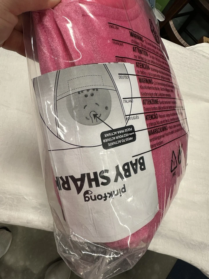 Disfraz de Halloween Pinkfong Rosa Mamá Tiburón Vestir, Música-Estándar Adulto Talla Única Foto 4 de 4