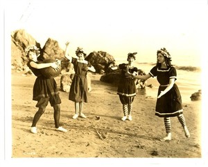 Charlotte Woodbury and Christie Girls 1920s SNIPE 