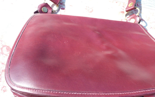 SAC à bandoulière VINTAGE / BESACE CARTIER en cuir bordeaux années 80 - Foto 18 di 21