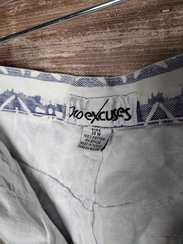 Vintage No Excuse Denim Womens Size 18 W Denim Shorts pattern Y2K - Picture 5 of 10