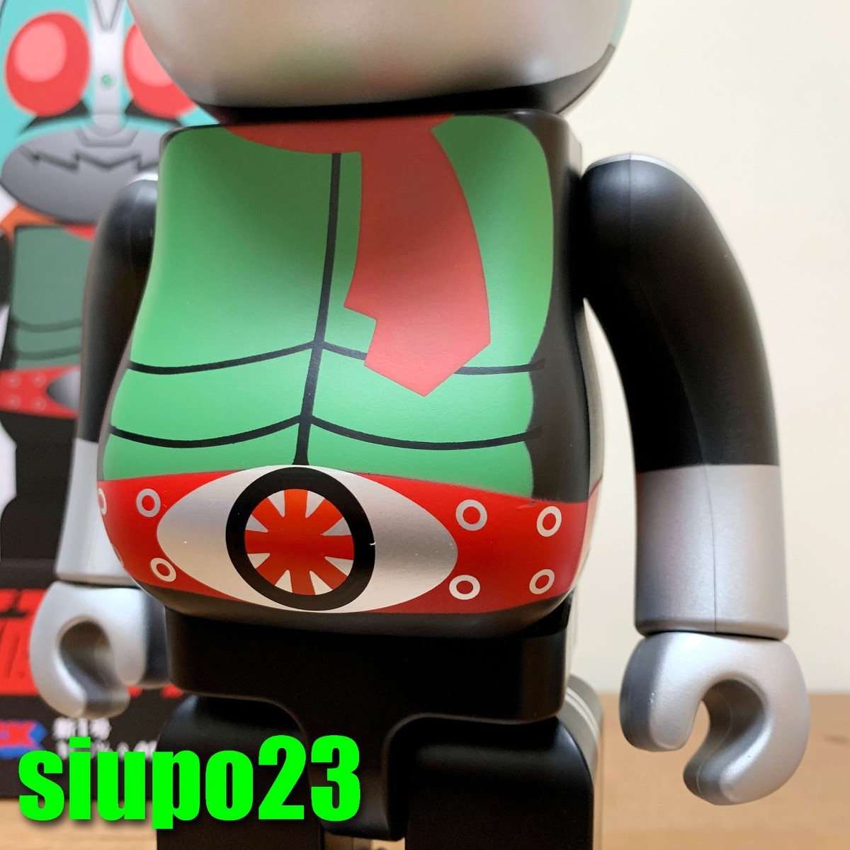 Medicom 400% + 100% Bearbrick ~ Kamen Rider New No.1 Be Medicom 400% + 100% Bearbrick ~ Kamen Rider New No.1 Be