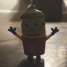 Wendy's Minions: Minion Dressed As Frosty Toy Figure w/ Wendy's Logo Cup 2026
