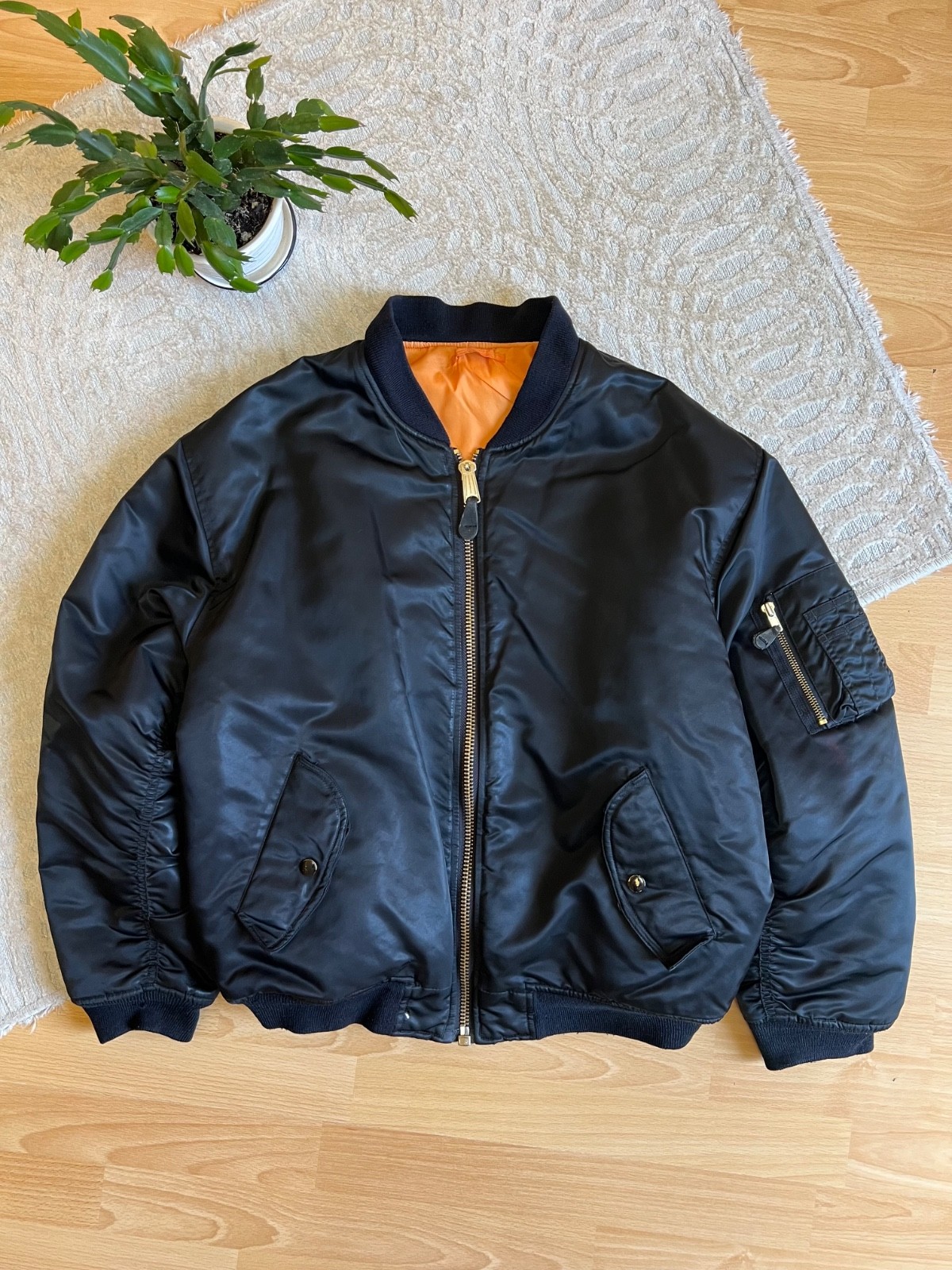 Vintage Military Style MA-1 Bomber Jacket Black Padded Flight Coat Men's M