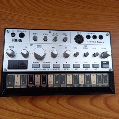 KORG Volca Bass Analogue Bass Machine Sequencer built-in Synthesizer