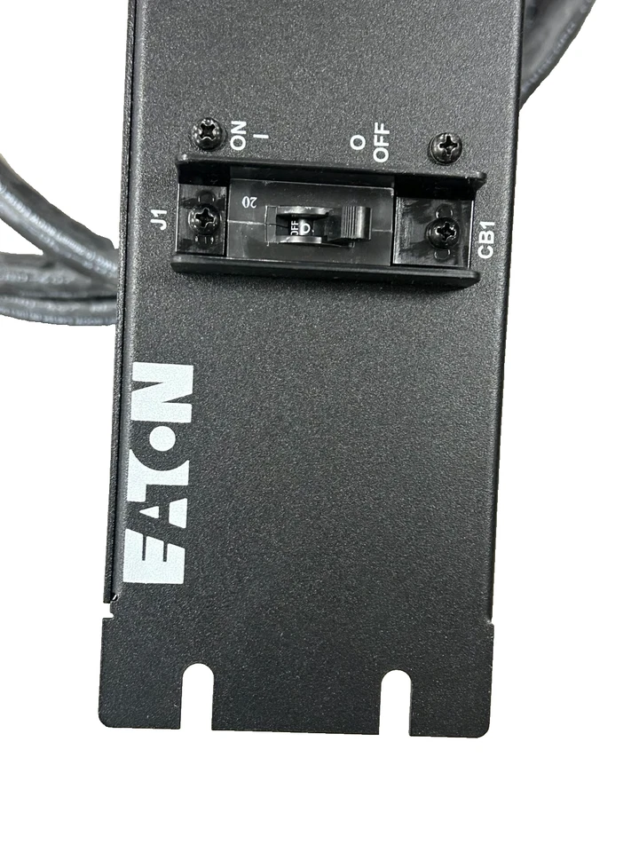 Eaton: PW105BA2U420 PC5373 Unidad de distribución de energía (PDU) 4 tomas de CA Foto 3 de 3