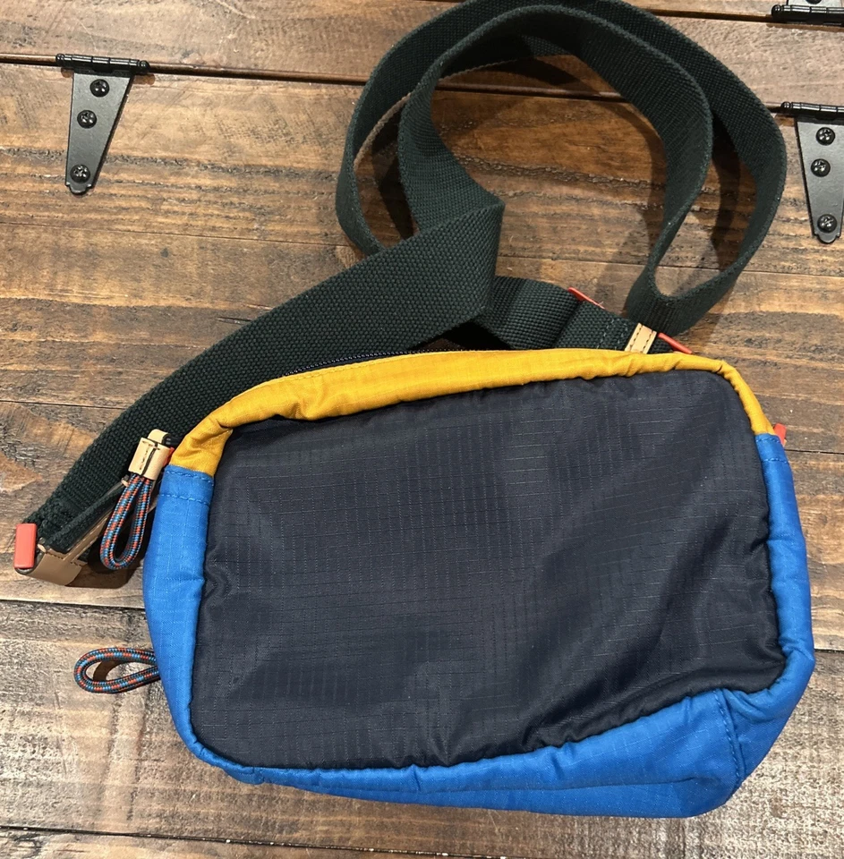 Bolsa tiracolo Tory Burch de náilon para cintura bolsa de babá colorida - Imagem 2 de 4