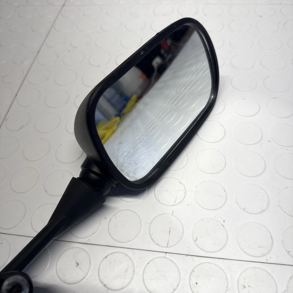 Espejo Kawasaki ZX1000 Ninja ZX-10R LADO DERECHO Negro USADO Foto 3 de 4