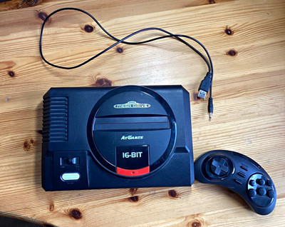 AtGames Mega Drive Mini Heimkonsole für Sega Mega Drive 16-Bit USB schwarz
