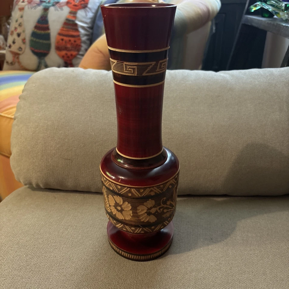 Vtg. Hand Carved Wooden Vase W Flowers & Leaves Design. 2 Toned Wood.Intricate  - Image 3 of 4