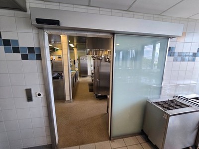 Dorma Kaba automatische Schiebetüranlage   Edelstahl Glas Gastro