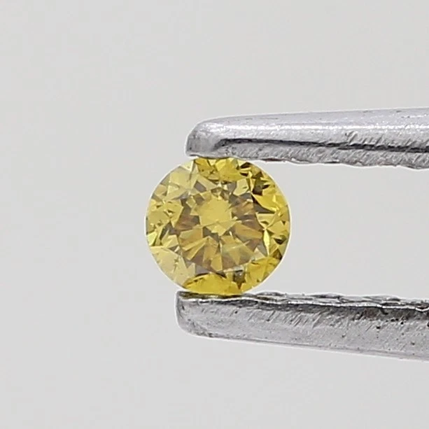 0.07 CT 2.5MM ROUND YELLOW COLOR DIAMOND BRILLIANT CUT DIAMOND NATURAL DIAMOND - Image 2 of 4