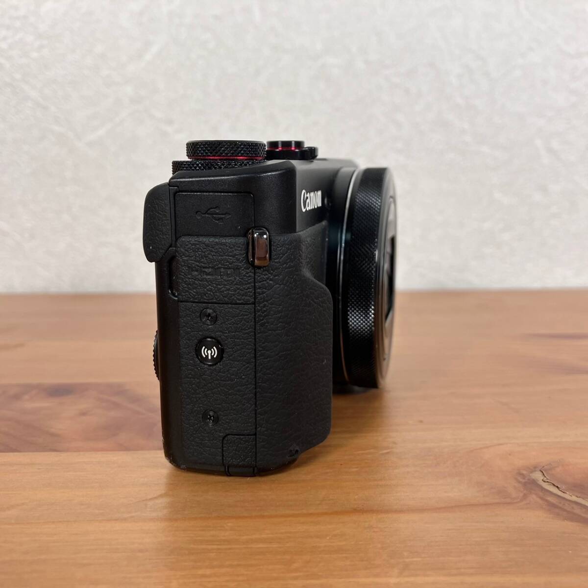 Canon PowerShot G7 X Mark II Black Compact Digital Camera Canon PowerShot G7 X Mark II Black Compact Digital Camera