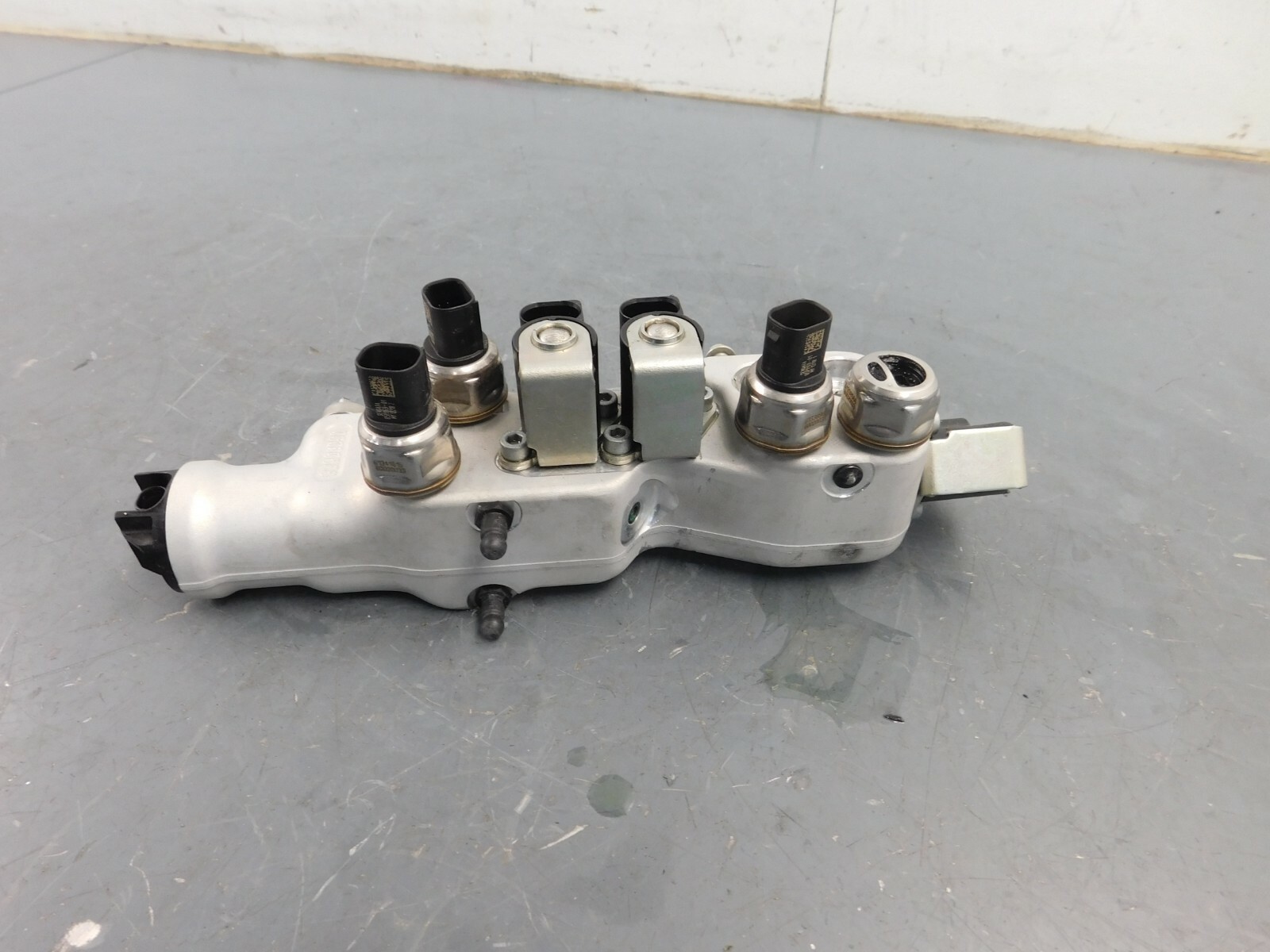 2019 17 18 20 McLaren 720S 720 Suspension Valve Block #3055 C6