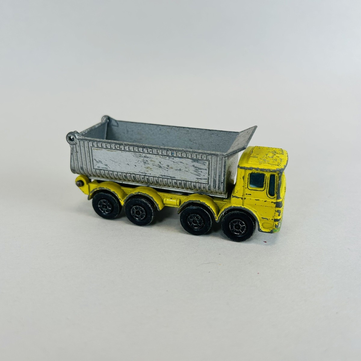 1969 Lesney Matchbox Series Ergomatic Cab 8 Wheel Tipper Truck #51