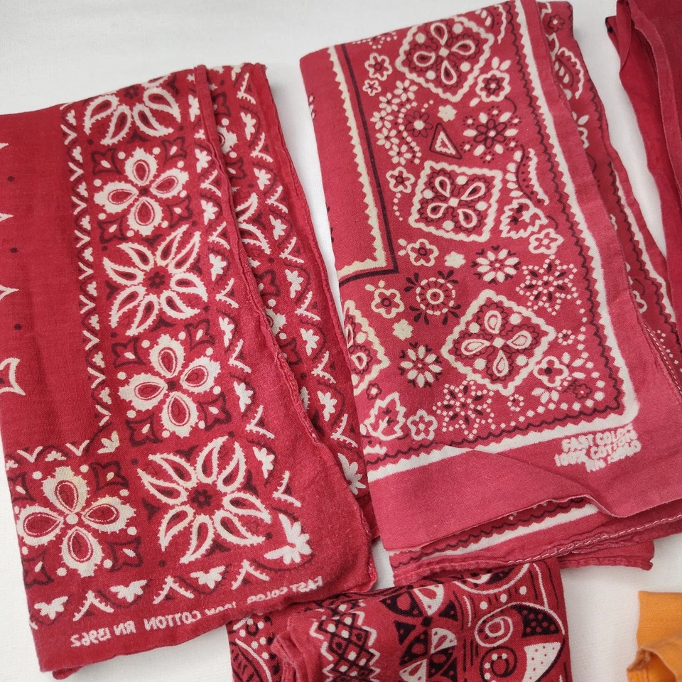 Lote de 7 pañuelos de colección hechos en EE. UU. color rojo patrones rápidos de cachemira Foto 3 de 4