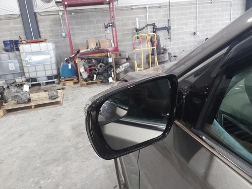 Used Left Door Mirror fits: 2018 Hyundai Santa fe electric w/turn signal heated