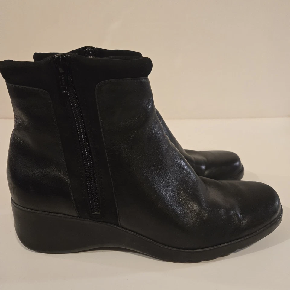Easy Spirit Women's Black Leather Ankle Boots, Size 9.5 Medium, Zip-Up - Image 4 of 4