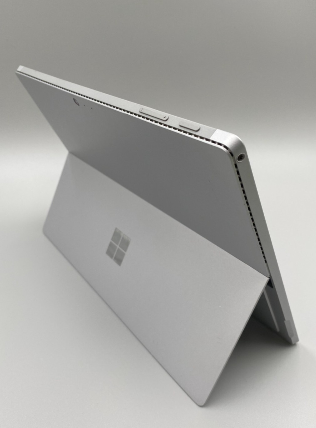 Microsoft Surface Pro 4 1724  Tablet i5-6300U 128GB SSD 4GB DDR3 Silver Fair/S2