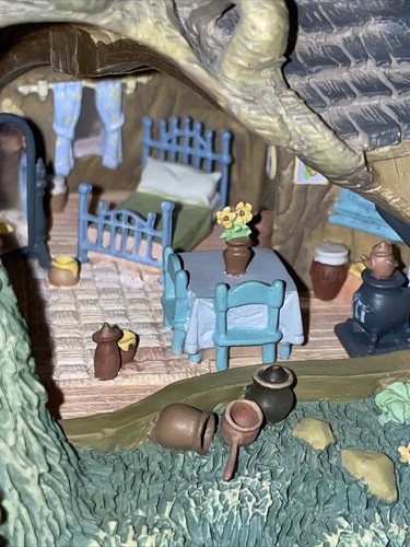 WDCC Enchanted Places, Pooh Bear’s House Enchanted Places. No Box Plus Extra - Picture 4 of 12