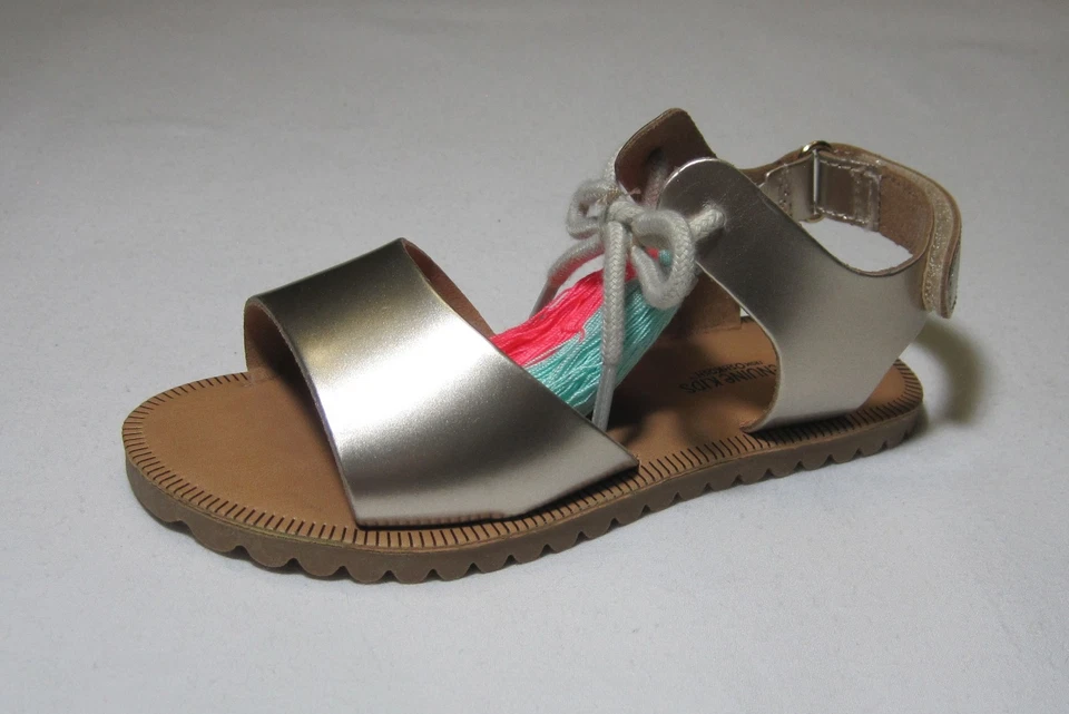 Sandálias deslizantes metálicas infantis femininas douradas novas com etiquetas, crianças genuínas de Oshkosh - Imagem 3 de 4