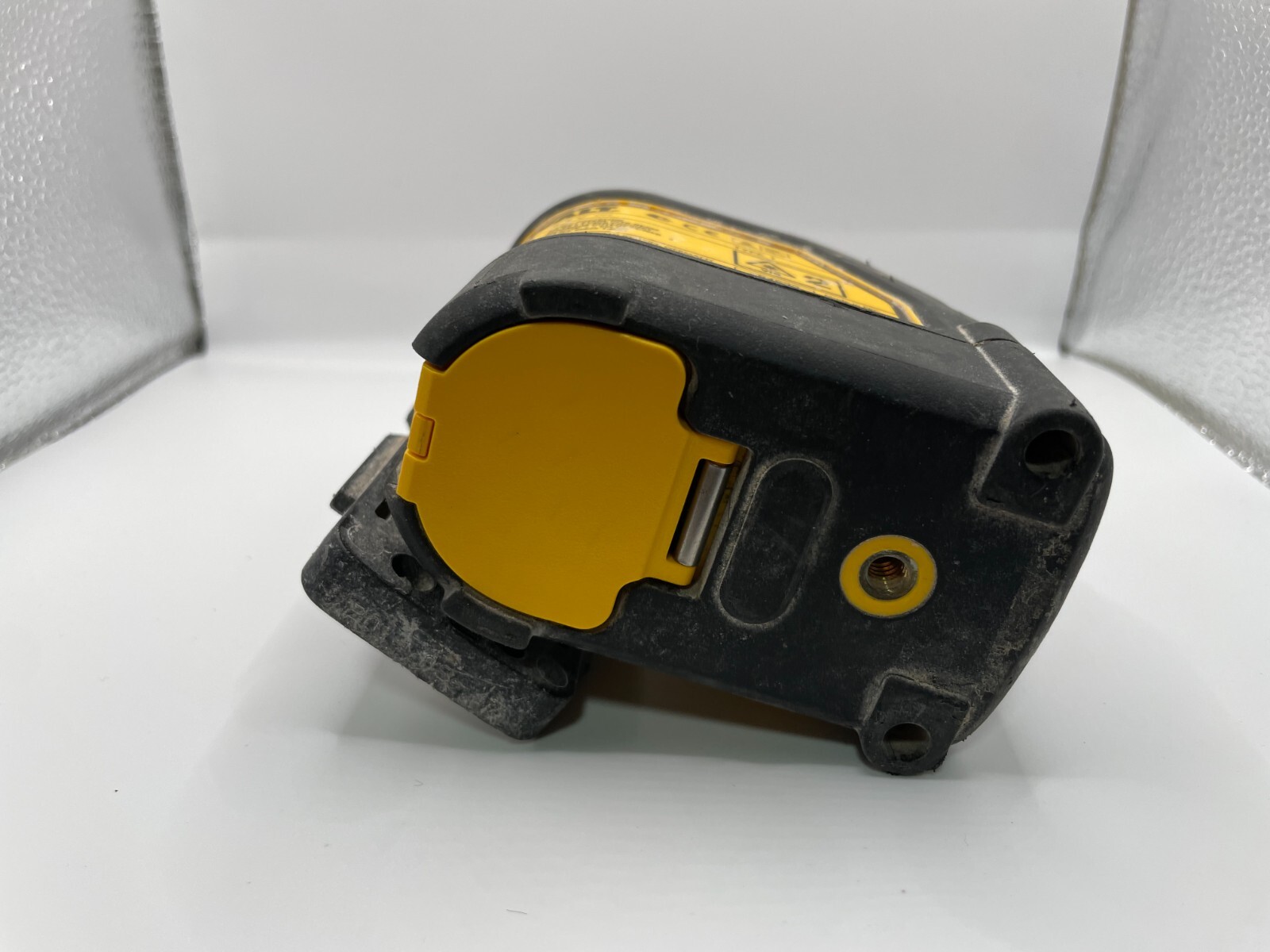 DeWalt DW088 Red Beam Self Levelling Cross Line Laser Level