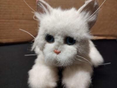 Tiger Electronics Furreal Friends Fluffy White Persian Kitty Cat 🐈2002  *VIDEO*