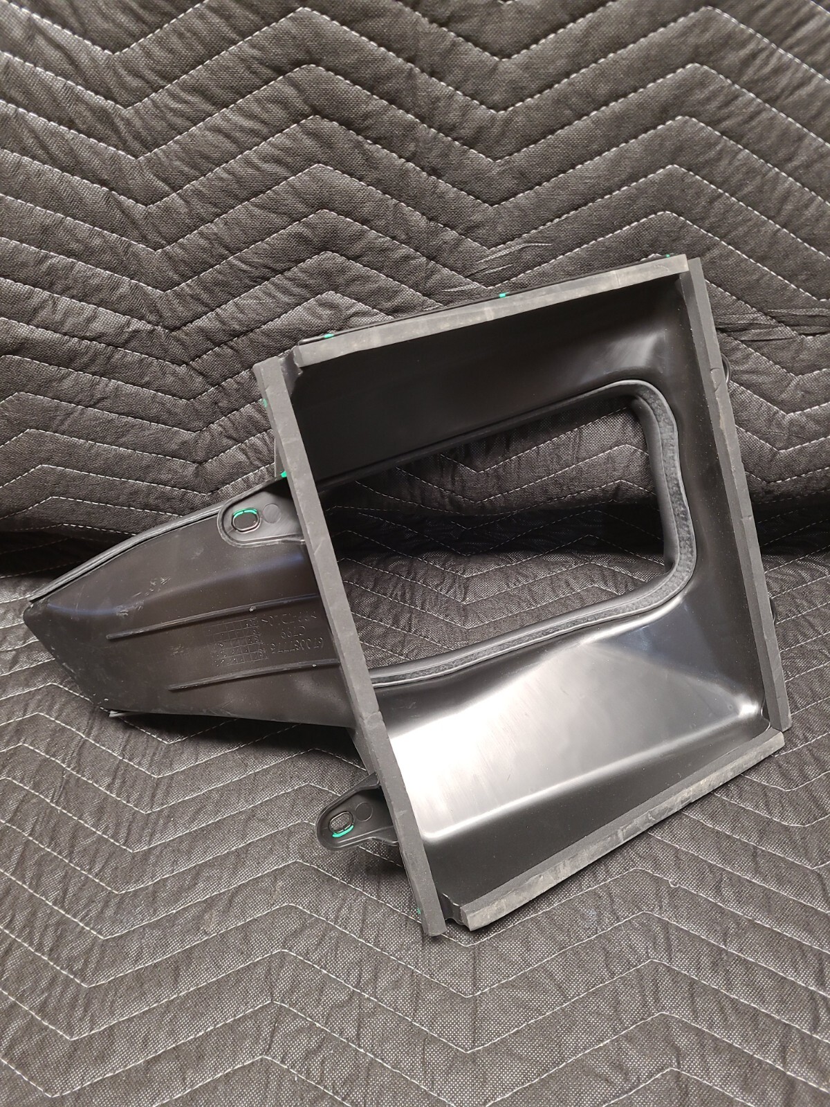 NEW OEM 2017-2021 MASERATI GHIBLI QUATTROPORTE LH INTERCOOLER AIR DUCT 670037775