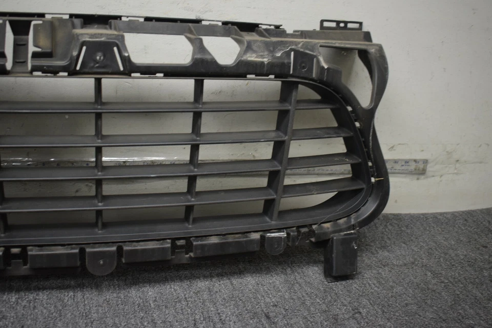 Parrilla delantera Porsche Cayenne 2011-2014 OEM de fábrica Foto 3 de 4
