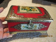 Ancienne Boite en Tôle aux Fleurs de Rose à Bonbon Gateau Bijoux Vide Poche