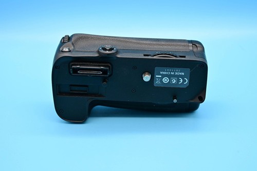 Nikon MB-D11 Battery Grip for Nikon D7000 boxed & complete Free UK postage. - Picture 7 of 12