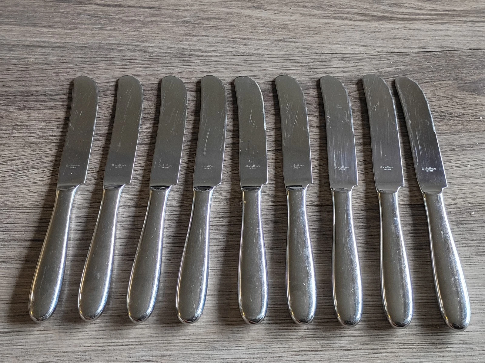Boda Nova New French Hollow Stainless Serrated Dinner Knives 8 5/8" Set of 9
Opens in a new window o