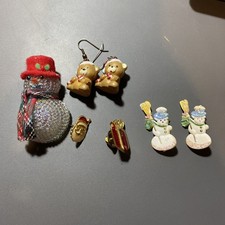 Avon Assorted Vintage Christmas Jewelry Earrings / Pins Lot of 5 pieces - Santa